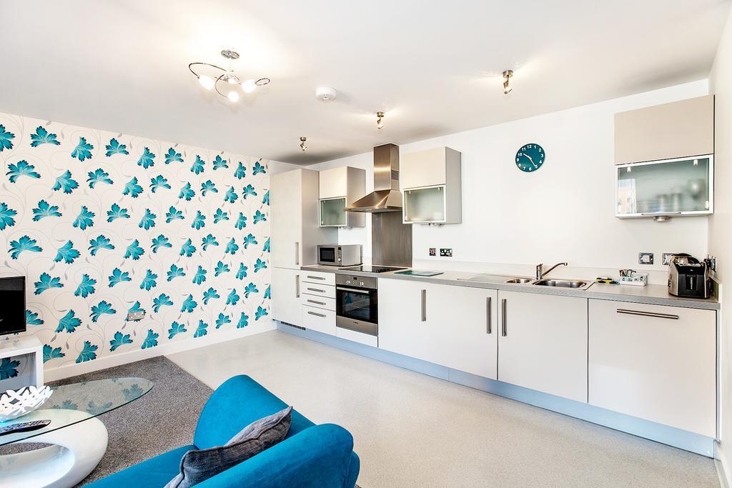 Shortstaymk Vizion Apartments, With Free Superfast Wi-Fi, Parking, Sky Sports And Movies Milton Keynes Quarto foto