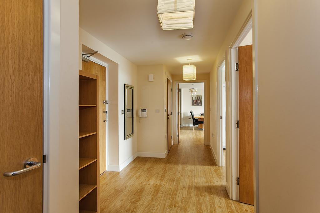 Shortstaymk Vizion Apartments, With Free Superfast Wi-Fi, Parking, Sky Sports And Movies Milton Keynes Quarto foto