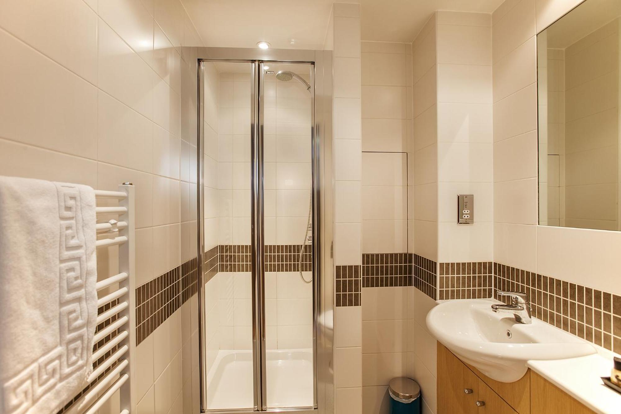 Shortstaymk Vizion Apartments, With Free Superfast Wi-Fi, Parking, Sky Sports And Movies Milton Keynes Quarto foto