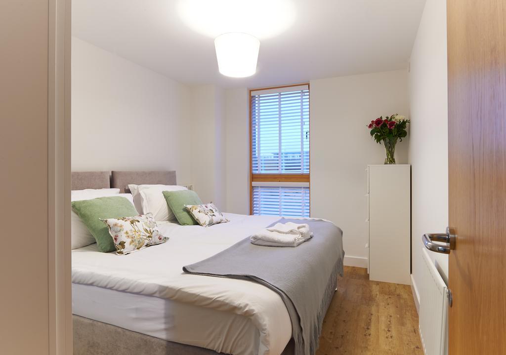 Shortstaymk Vizion Apartments, With Free Superfast Wi-Fi, Parking, Sky Sports And Movies Milton Keynes Exterior foto